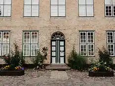 Entrance cleaning